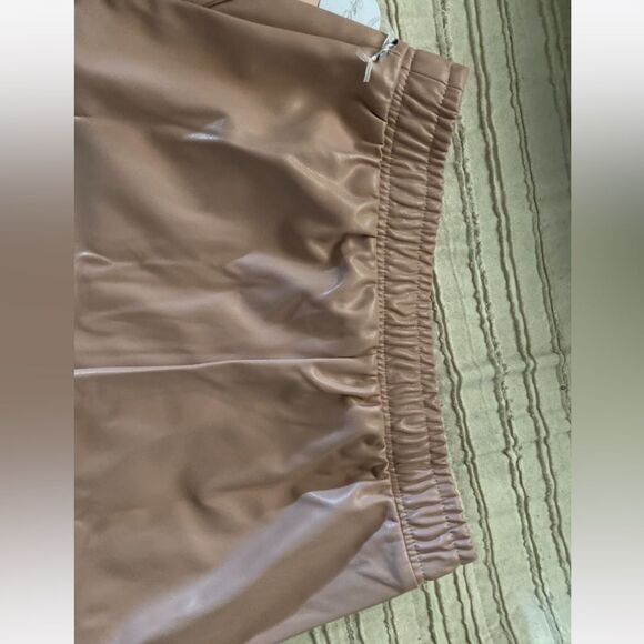 Blashe shorts faux leather nude elastic waist New - Picture 5 of 10